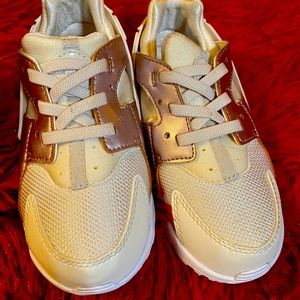 Brand New!!!! Nike toddler shoes 10